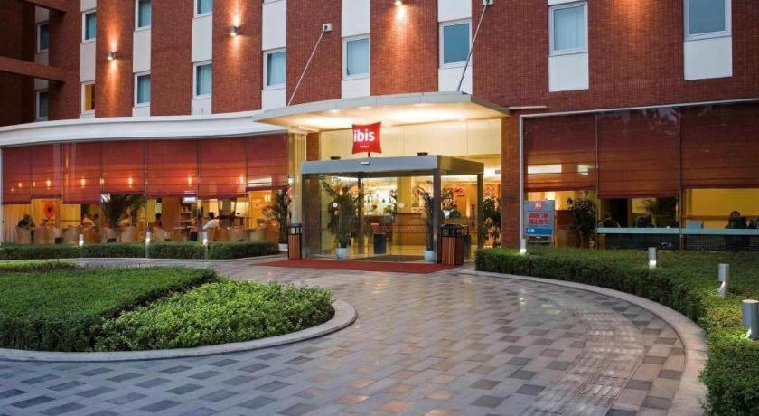 Ibis Chengdu Yongfeng Hotel Zewnętrze zdjęcie